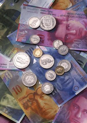 魅力的なカラフルなイーグル銀貨!